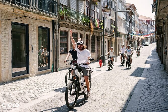 Porto Highlights in 3 Hours E-Bike Tour - Historical, Sightseeing - Guides, group size, and the safety factor that matters