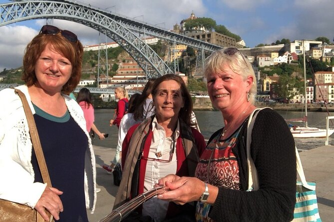Porto Highlights Small-Group Walking Tour - São Bento Railway Station: Tiles That Work Like a Visual Timeline