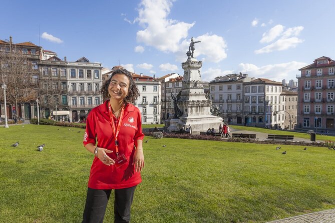 Porto Highlights the Original Walking Tour - São Bento Station: 20,000 azulejos and Portugal in scenes