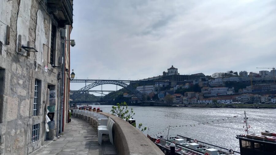 Porto Historic Center: Small Group Walking Tour & Cathedral - Meeting at Câmara Municipal do Porto: The Easy Start That Sets the Tone