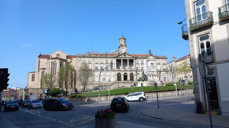 Porto Historic Center: Small Group Walking Tour & Cathedral - Livraria Lello & Clérigos Tower: Porto’s Skyline in One Go