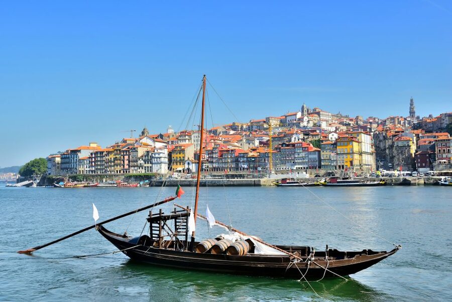 Porto: Historic City Center Walking Tour - São Bento Train Station: tile art you’ll actually slow down for