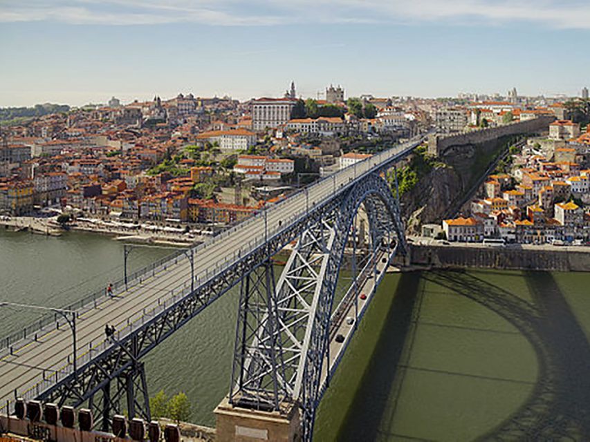 Porto: Historic e-Bike Tour with a guide - Clérigos Tower to Livraria Lello: icons that work best when you’re moving