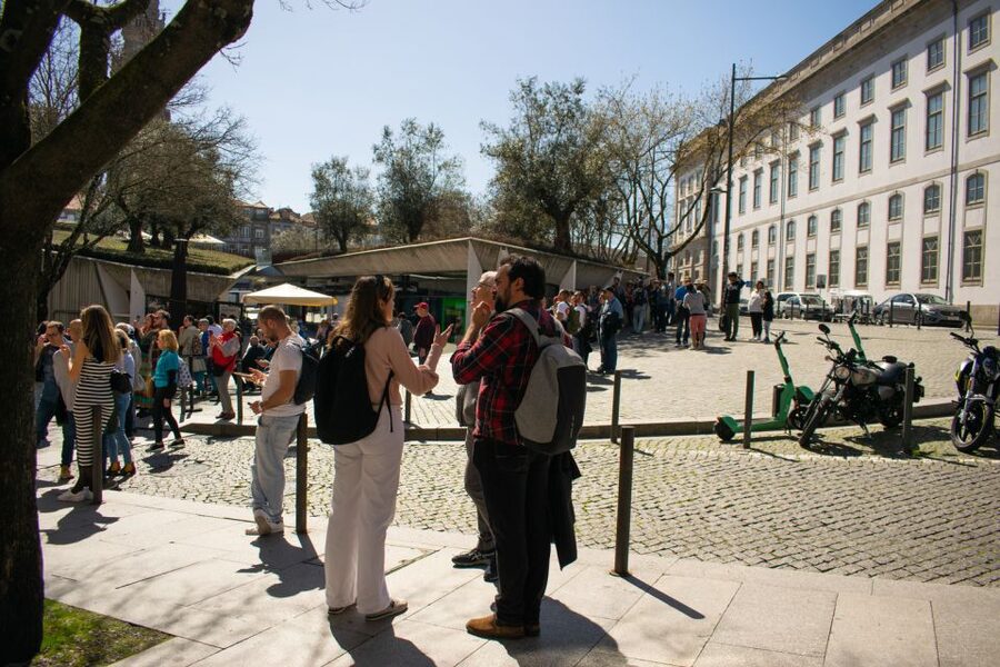 Porto: Historical Center Walking Tour - Setting Out From R. de Mouzinho da Silveira 34
