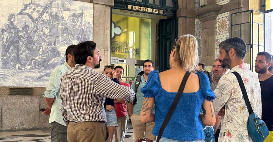 PORTO: Historical Walking Tour - São Bento Station and Avenida dos Aliados: Porto’s big public stage