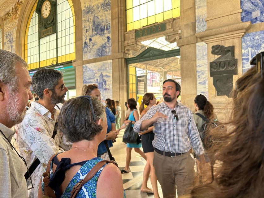 PORTO: Historical Walking Tour - Meeting point near R. de Mouzinho da Silveira 34