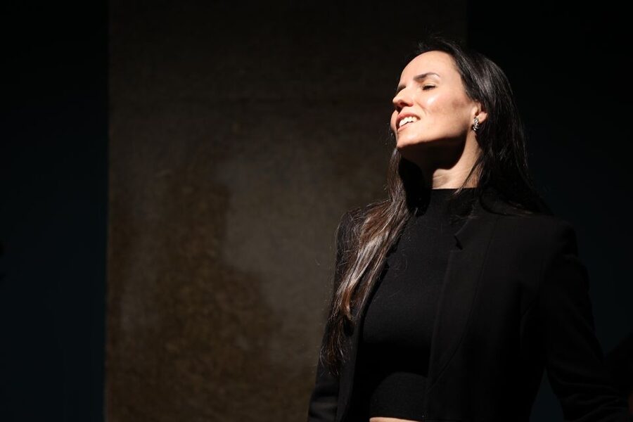 Porto: Intimate Fado Show & Port Wine in Trindade Noble Hall - Multilingual storytelling: understanding Fado’s meaning fast