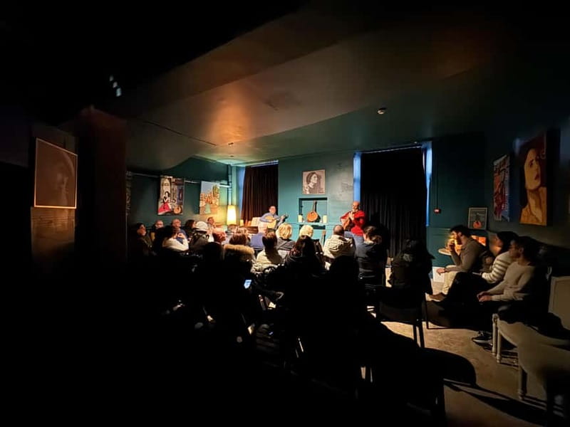 Porto: Intimate Fado Show & Port Wine in Trindade Noble Hall - The one-hour flow: what your evening feels like