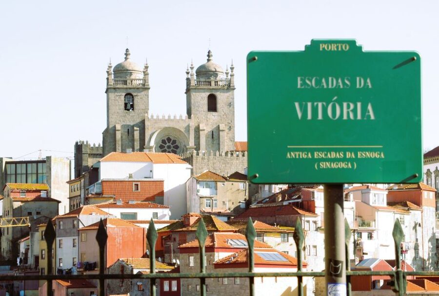 Porto: Jewish Heritage Private Tour by Tuk Tuk - Meeting at Café Batalha: Getting Oriented the Easy Way
