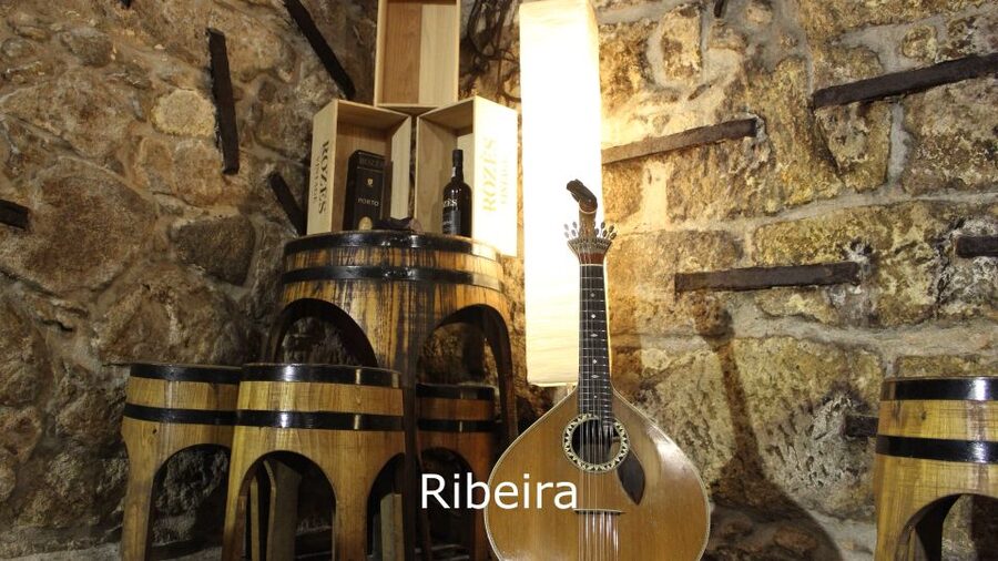 Porto: Live Fado Show with Glass of Port Wine - The Port Wine Timing: Small Detail, Big Mood