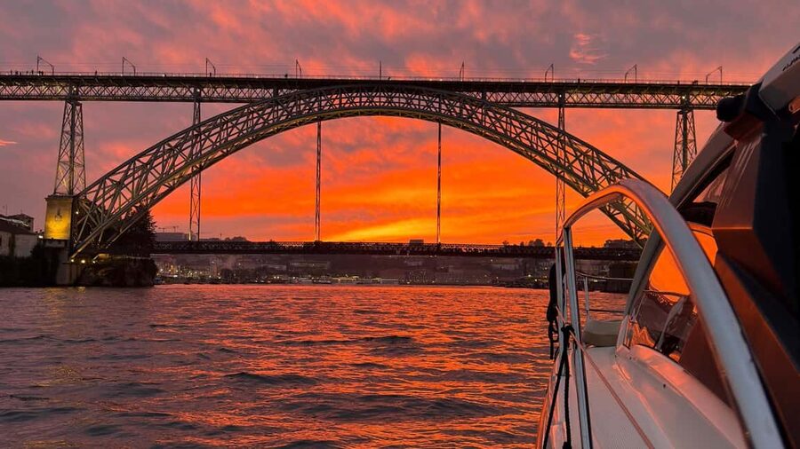 Porto: Luxury 6 Bridges Yacht Cruise with Wine & Snacks - Wine, snacks, and yacht comfort that actually matter