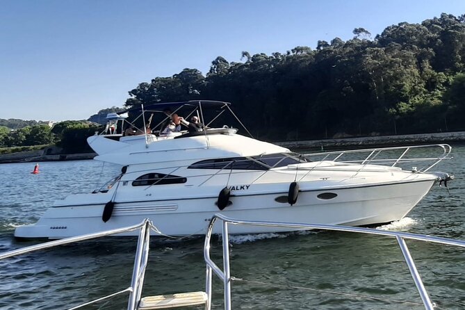 Porto: Luxury Yacht Tour on the Douro River - Sunset or Daytime - Aboard the Yacht: What the Crew Style Feels Like