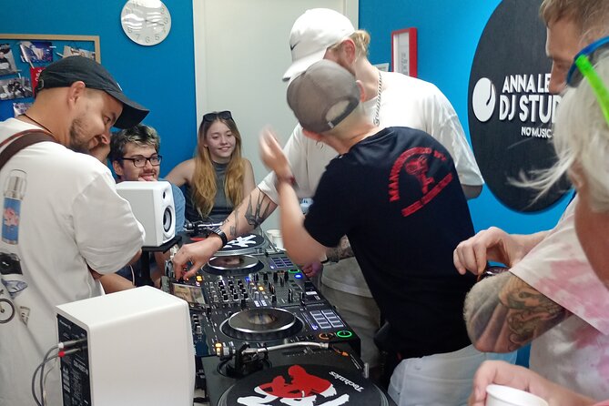 Porto: MasterClass of DJing - The private, personal-feeling workshop format