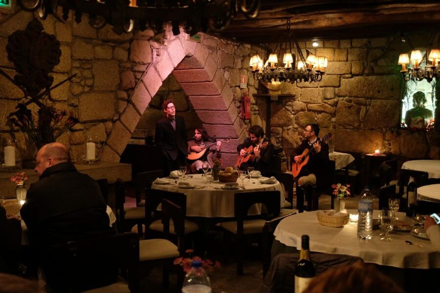 Porto Moonlight Walk & Fado Dinner - The Porto moonlight stroll: pretty views, real walking time