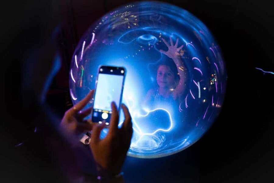 Porto: Neonia Immersive Museum Entry Ticket - Getting the best photos without slowing everyone down