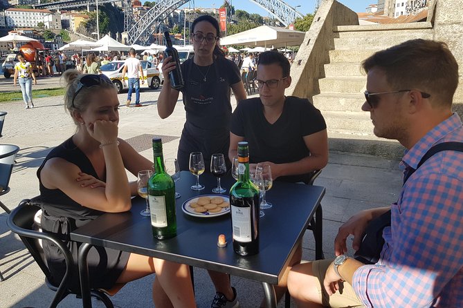 Porto: Port and Douro Wine Walking Tour With 9 Wine Tastings - Port vs Douro cheat sheet: what to notice during your sips
