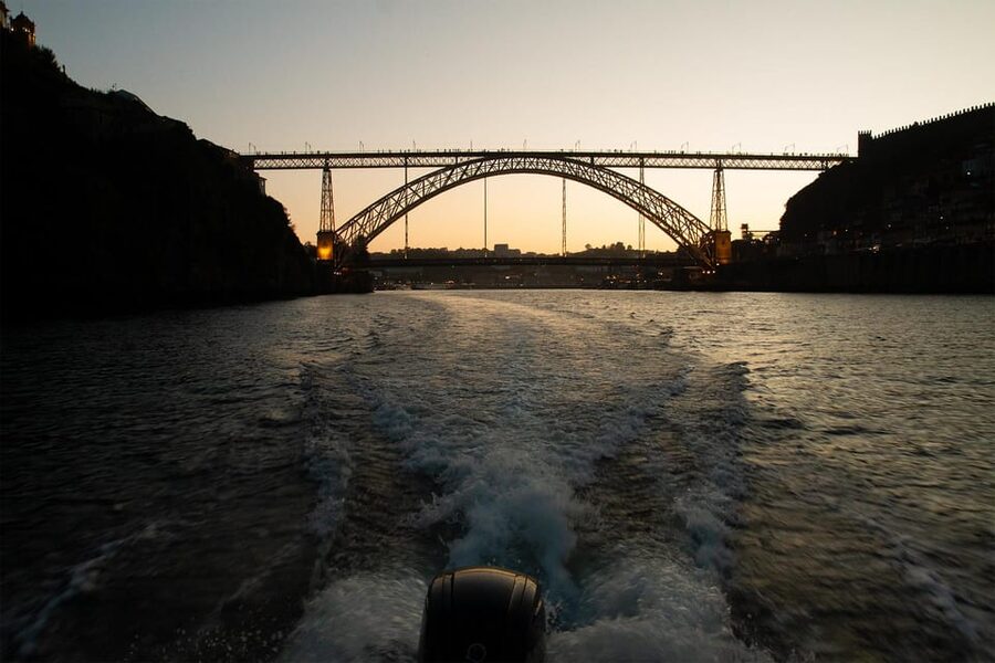 Porto: Port Wine Sunset Boat Tour - The First Big Moment: Luís I Bridge From Water Level