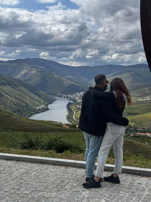 Porto: Premium Douro Valley Small-Group Tour, Cruise & Lunch - The Winery Pair-Up: One Historic House, One Family-Run Tradition
