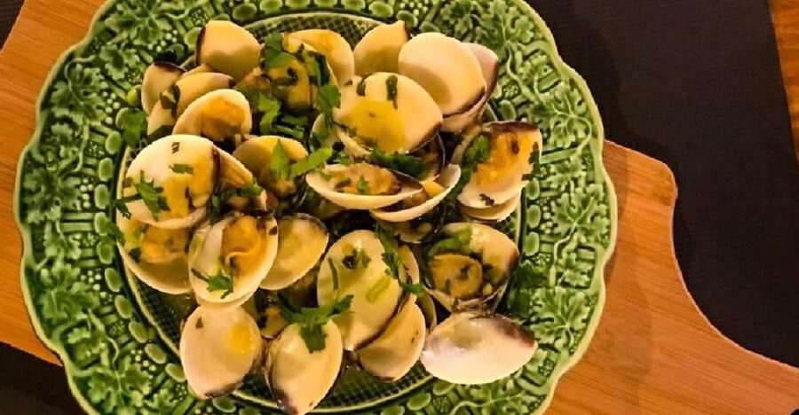 Porto: Premium Portuguese Food Tour and Sightseeing - The Walking Reality: Comfort Shoes Matter More Than You Think