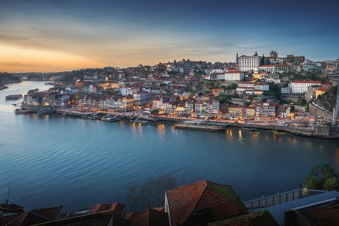 Porto Private 2-Hour Custom Sightseeing Experience - Avenida dos Aliados and Praça da Liberdade: Porto’s grand “hello”