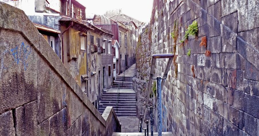 Porto: Private Bike Tour with a Local Guide - Castelo do Queijo and the fun of short, memorable coastal moments