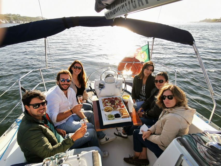 Porto: Private Douro River Charming Cruise w/wine tasting - Getting the Dom Luís Bridge shot without playing camera chess