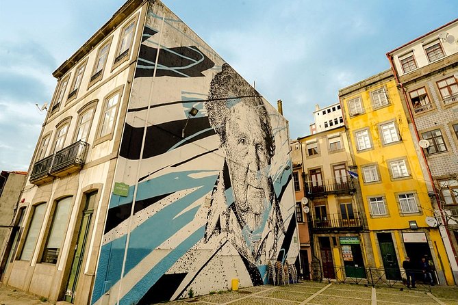 Porto: Private e-Bike Journey Through Historic Center - Rua da Restauração and the Palácio de Cristal area’s street art