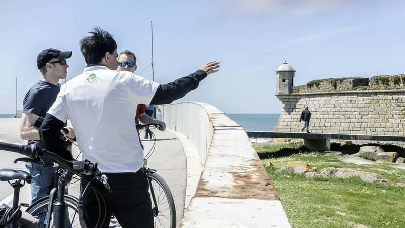 Porto Private E-Bike Tour: Douro River, Parks & Beaches - First stretch: street art and riverfront stops that set the tone