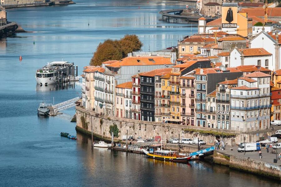 Porto: Private & Flexible Walking Tour in Historic Center - São Francisco to Bolsa Palace: architecture you can walk through