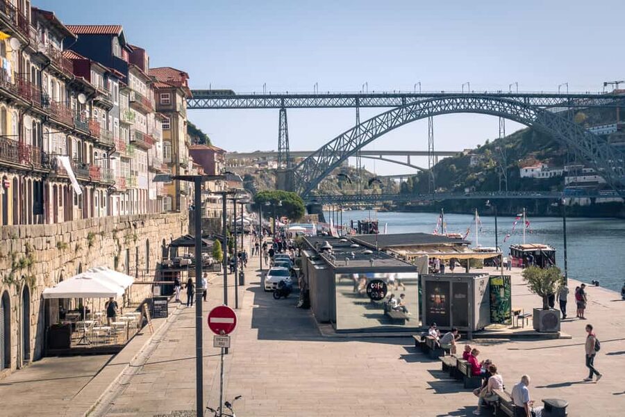 Porto: Private & Flexible Walking Tour in Historic Center - Starting at Ribeira: where the river sets the mood