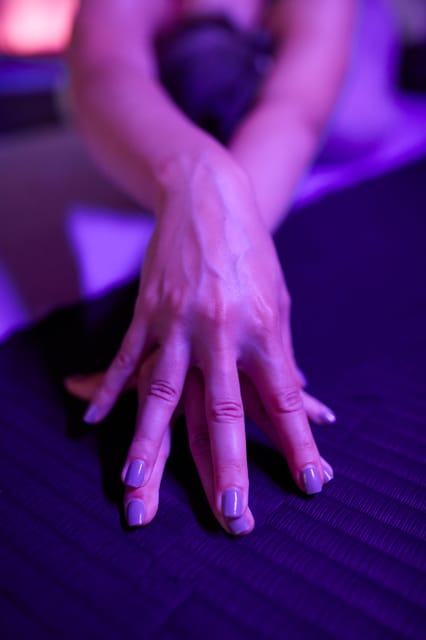 Porto: Private Hotpod Yoga Class - Inside the 37-degree purple pod: what makes it different