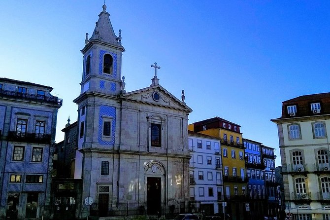Porto private morning Tour, discover the most iconic attractions - D. Pedro Square and Avenida dos Aliados: Porto’s grand entrance