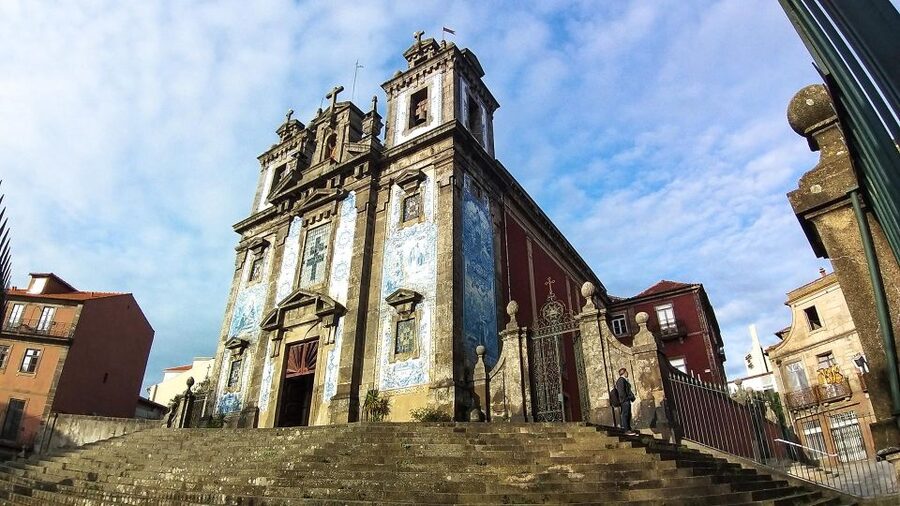 Porto private morning Tour, see the most iconic attractions - Getting oriented fast: from Liberdade Square to the first landmarks