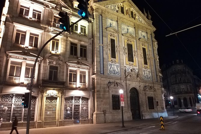 Porto private night Tour, discover the most iconic attractions - Comfort and Value: Luxury Transport, Pickup, and Onboard Wi‑Fi