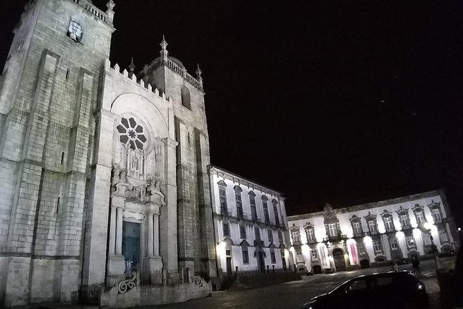 Porto private night Tour, discover the most iconic attractions - Praça da Batalha and Teatro São João: A Square With a Punchy Story