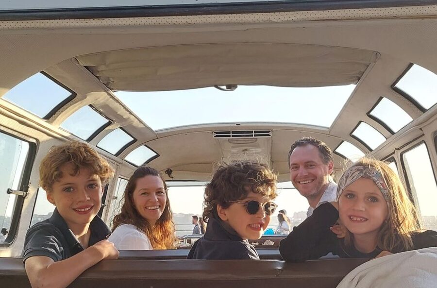Porto: Private Sightseeing Tour by VW Kombi (2–8 People) - Your first sweep: from pickup into Porto’s viewpoint rhythm