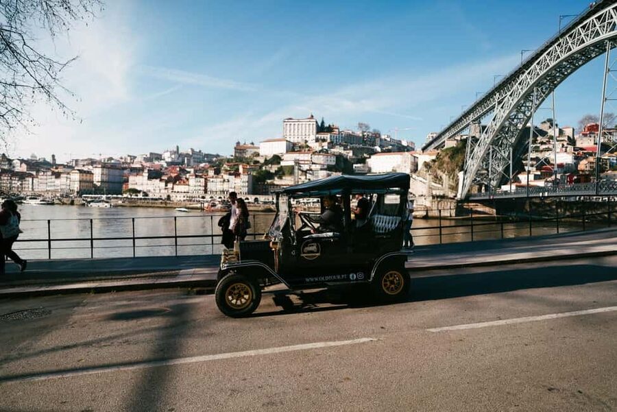 Porto: Private Tour of the Historic City in a Ford T Car - Key highlights at a glance