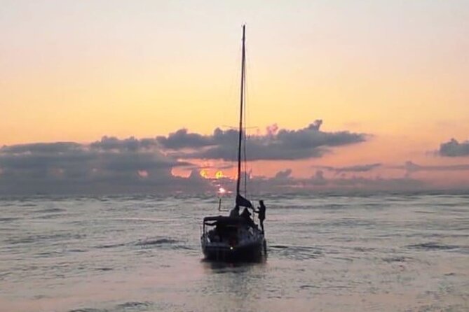 Porto: Private tour on vintage sailboat with sunset option - Why a vintage sailboat beats most Porto tours
