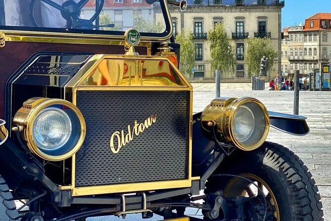 Porto: Private Tour to the Historic Center in a Classic Car - Jardim da Foz and Praia do Molhe: River Ends, Ocean Begins