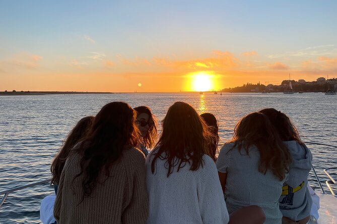 Porto: Private Yacht Cruise with Local Wine, Snacks and 6 Bridges - The 6-bridge route: what you’ll see and what it means