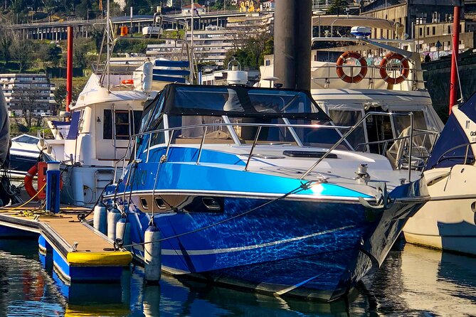 Porto: Private Yacht Cruise with Local Wine, Snacks and 6 Bridges - Marina do Freixo to the water: getting started without hassle