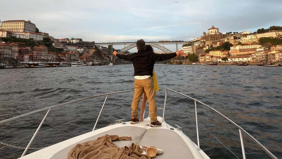 Porto: Private Yacht Tour with Wine, Snacks & 6 Bridges - Key things I’d circle before you book