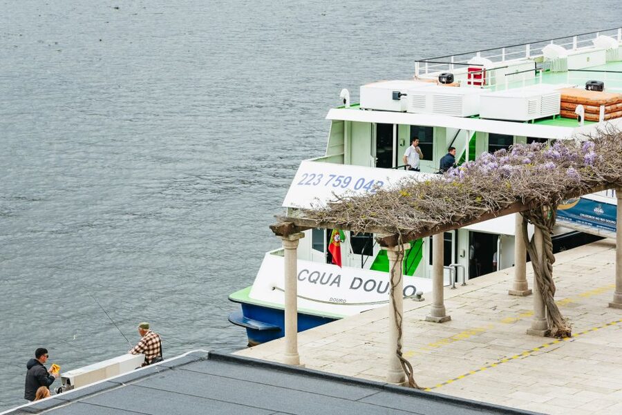 Porto - Régua - Porto Upstream Douro Cruise & Tour - Audio Guides and Live Commentary: Great Idea, Variable Sound