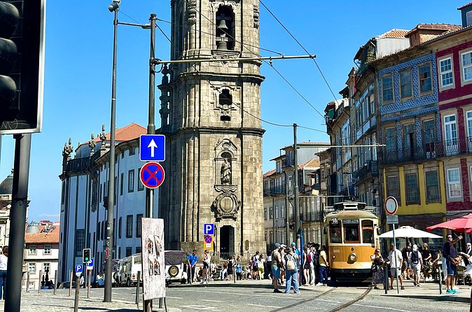 Porto Revealed The Must Do Walking Tour - São Bento Railway Station: azulejos over 20,000 tiles