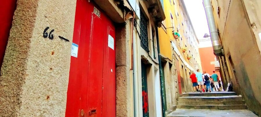 Porto Ribeira and highlights Private Walking Tour - Key highlights you’ll feel right away