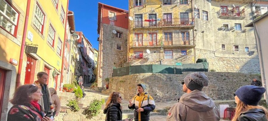 Porto Ribeira and highlights Private Walking Tour - Rua das Flores: walking the “pretty and practical” street