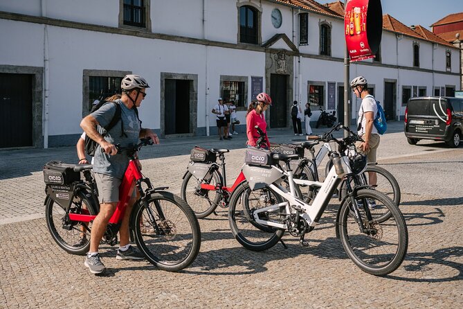 Porto Riverbank E-Bike Tour - Atlantic Coast, Gardens - First stop and smooth setup at CICLO EBIKES