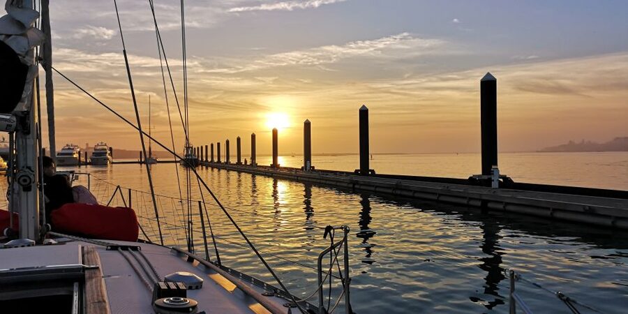 Porto: Romantic Sailboat Cruise - Should You Book This Porto Romantic Sailboat Cruise?