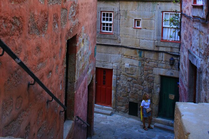 Porto's Old Town Tour & Ribeira - Cais da Ribeira and Praça da Ribeira: Where the Harbor Story Gets Real