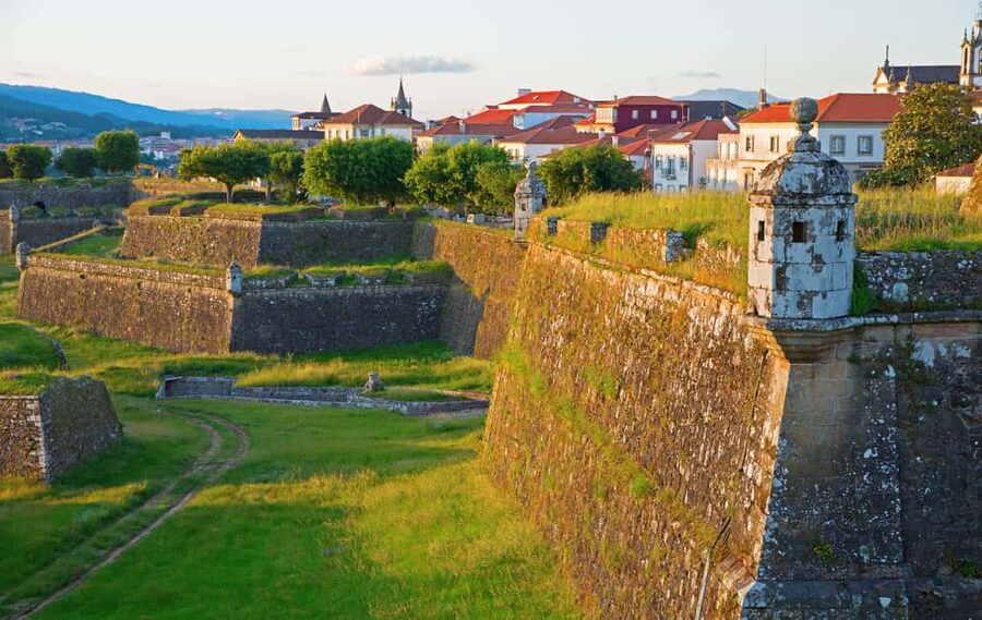 Porto: Santiago de Compostela and Valença do Minho Day Tour - Meeting Point in Porto: Start With Less Stress